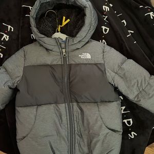 Gently used Northface kids coat! Perfect if you have colder months coming!